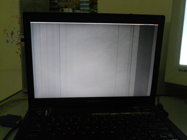 Những nguyên nhân dẫn đến màn hình laptop bị trắng